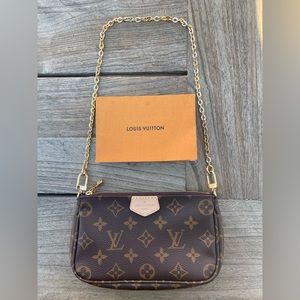 Base length: 7.5 inches Height: 4.5 inches Width: 1 inch